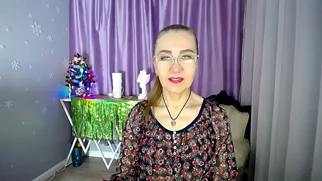 Snapshot of queen_a_n_i chatting on 01.13.25 queen a n i online show from 01.13.25