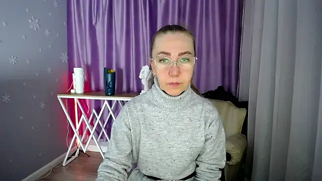 Snapshot of queen_a_n_i chatting on 01.17.25 queen a n i online show from 01.17.25