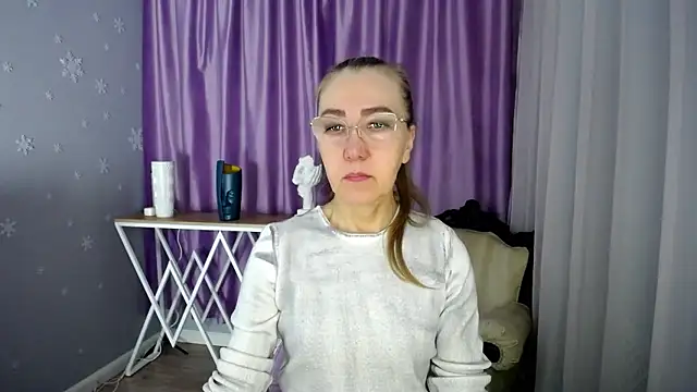 Snapshot of queen_a_n_i chatting on 01.23.25 queen a n i online show from 01.23.25