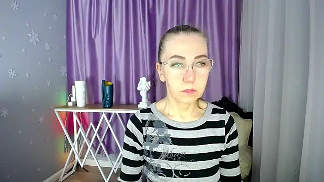 Snapshot of queen_a_n_i chatting on 02.23.25 queen a n i online show from 02.23.25