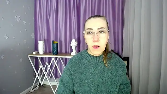 Snapshot of queen_a_n_i chatting on 03.19.25 queen a n i online show from 03.19.25