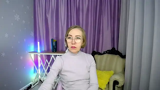 Snapshot of queen_a_n_i chatting on 11.27.25 queen a n i online show from 11.27.25