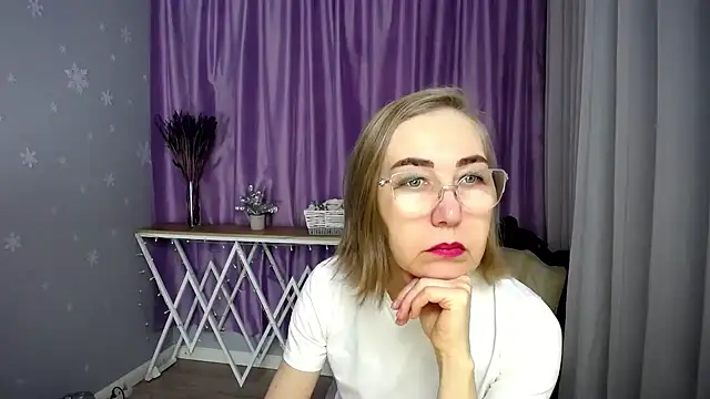 Snapshot of queen_a_n_i chatting on 05.02.26 queen a n i online show from 05.02.26