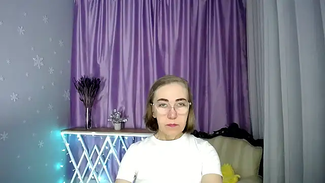 Snapshot of queen_a_n_i chatting on 05.03.26 queen a n i online show from 05.03.26