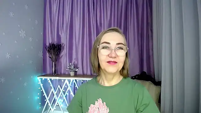 Snapshot of queen_a_n_i chatting on 05.04.26 queen a n i online show from 05.04.26