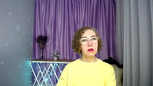 Snapshot of queen_a_n_i chatting on 05.15.26 queen a n i online show from 05.15.26