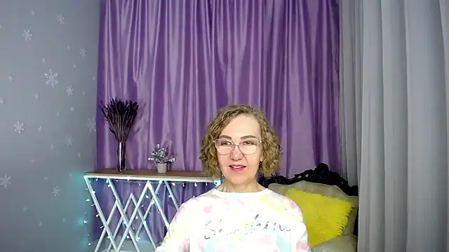 Snapshot of queen_a_n_i chatting on 05.23.26 queen a n i online show from 05.23.26