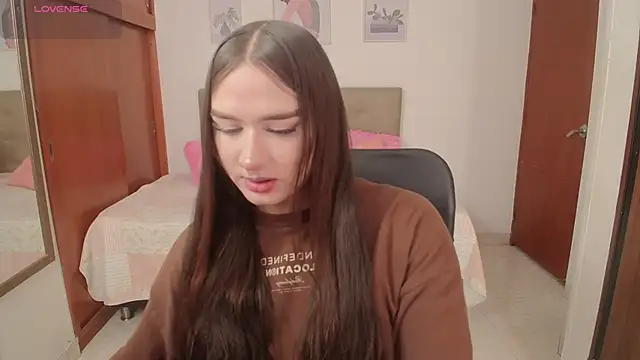 Snapshot of Miley_Baker chatting on 11.27.25 Miley Baker online show from 11.27.25