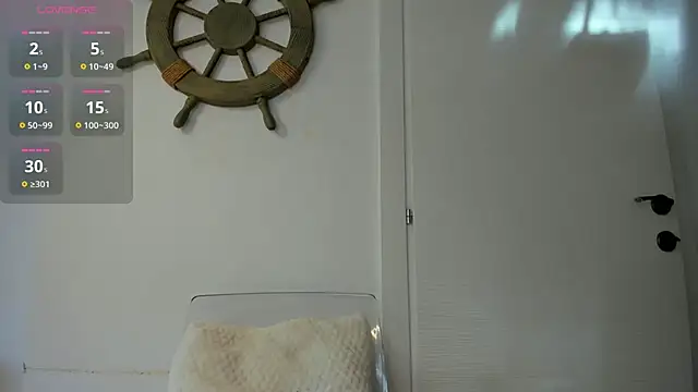 Naila18 online show from 09.19.25