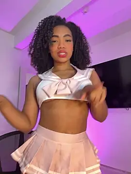 Snapshot of kem_hott chatting on 10.30.25 kem hott online show from 10.30.25