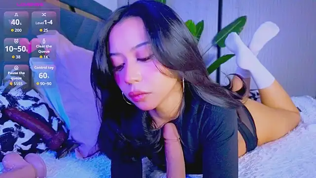 Mia Tin online show from 02.12.26