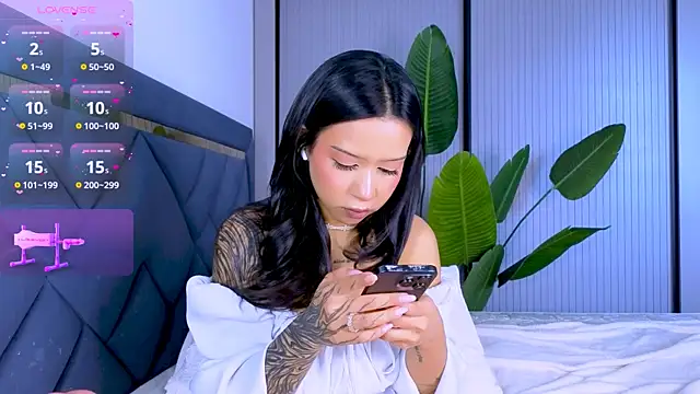 Snapshot of Mia_Tin chatting on 07.13.26 Mia Tin online show from 07.13.26
