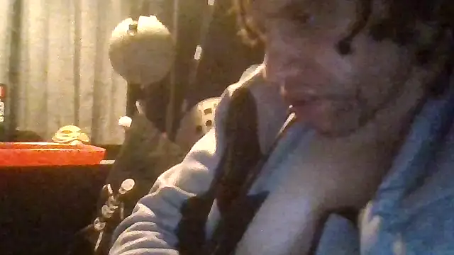 Snapshot of kingdennis6666 chatting on 10.30.25 kingdennis6666 online show from 10.30.25