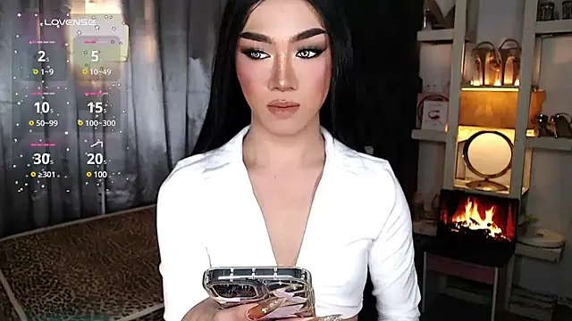 Local Hoelyx online show from 12.12.24