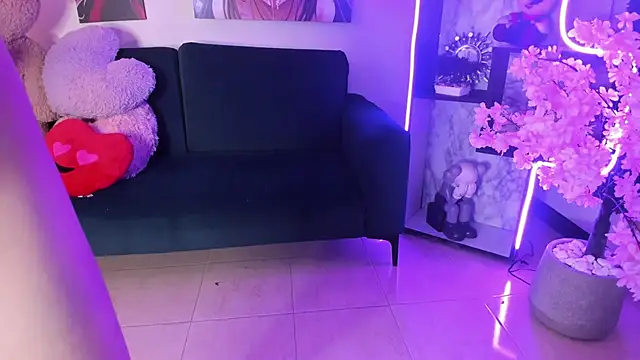  liathompsom09 online show from 02.06.26