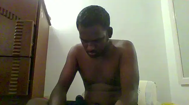 Snapshot of Slavebottombdsm09 chatting on 02.14.25 Slavebottombdsm09 online show from 02.14.25