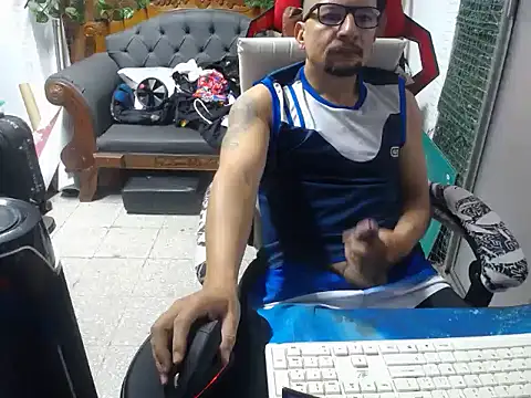 Snapshot of alexam_gal@xh chatting on 12.12.24 alexam galxh online show from 12.12.24