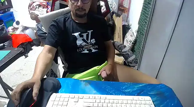 Snapshot of alexam_gal@xh chatting on 02.05.25 alexam galxh online show from 02.05.25