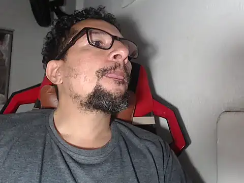 Snapshot of alexam_gal@xh chatting on 10.20.25 alexam galxh online show from 10.20.25