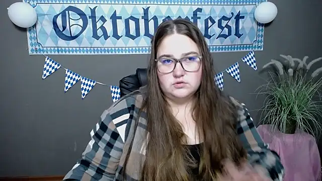 Snapshot of XX_Daniella_XX chatting on 10.10.25 XX Daniella XX online show from 10.10.25