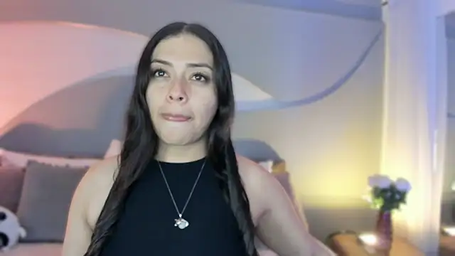 Nicolle W online show from 10.15.25