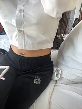 Snapshot of DulceMya6 chatting on 11.28.25 DulceMya6 online show from 11.28.25