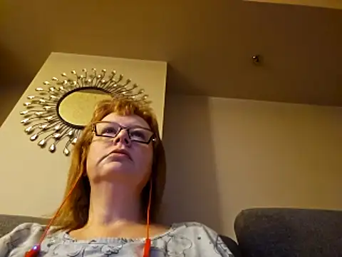 Snapshot of TittyLandQuebec chatting on 02.11.26 TittyLandQuebec online show from 02.11.26