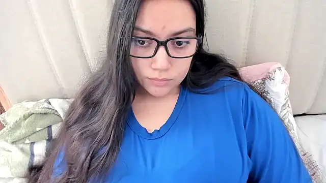 Snapshot of roniewester chatting on 02.26.26 roniewester online show from 02.26.26