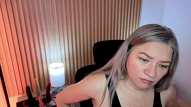 MarianL0ve online show from 11.02.25