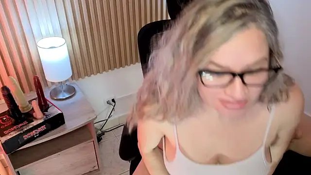 MarianL0ve online show from 11.15.25