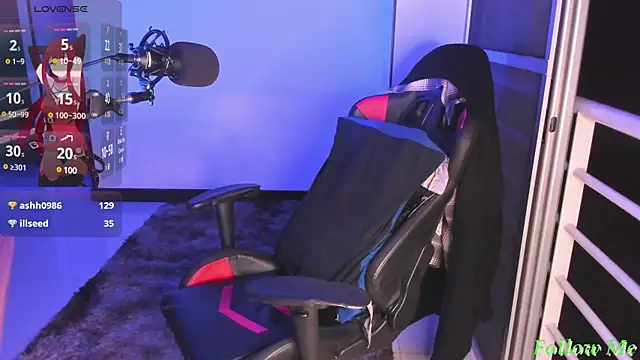 Snapshot of AmberRaus chatting on 12.24.24 AmberRaus online show from 12.24.24