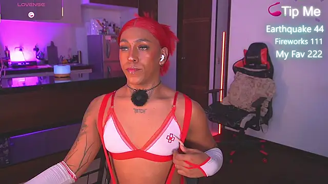 Snapshot of AmberRaus chatting on 09.16.25 AmberRaus online show from 09.16.25