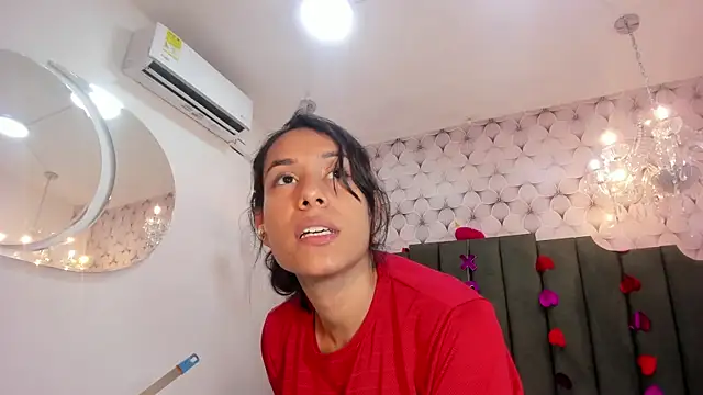 PilarJones  online show from 02.19.25