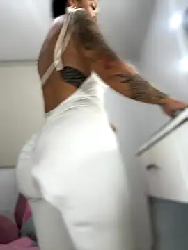 Snapshot of lau_ass_goddess chatting on 11.14.25 lau ass goddess online show from 11.14.25