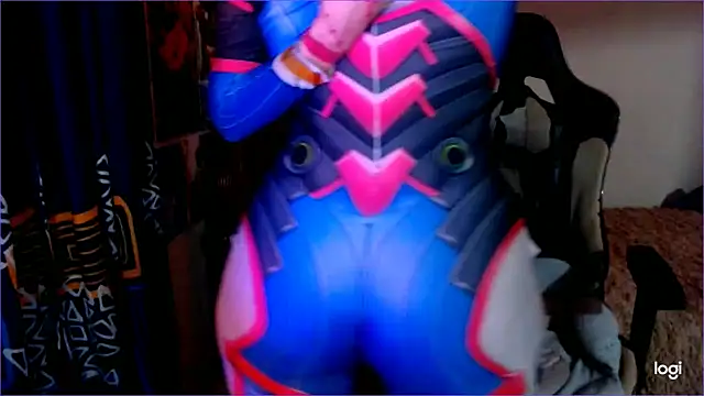 Snapshot of JINX_26 chatting on 12.13.24 JINX 26 online show from 12.13.24