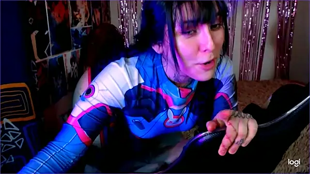 Snapshot of JINX_26 chatting on 02.23.25 JINX 26 online show from 02.23.25