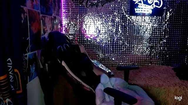 Snapshot of JINX_26 chatting on 09.30.25 JINX 26 online show from 09.30.25