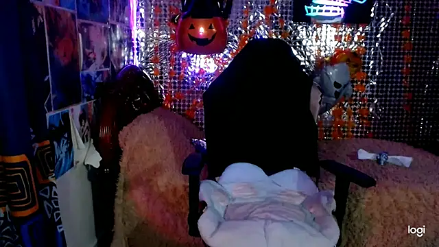 Snapshot of JINX_26 chatting on 10.25.25 JINX 26 online show from 10.25.25