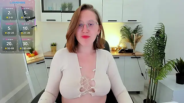 Snapshot of Charmy_Gracy chatting on 04.25.26 Charmy Gracy online show from 04.25.26
