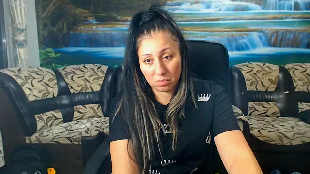 MoistMady online show from 10.18.25