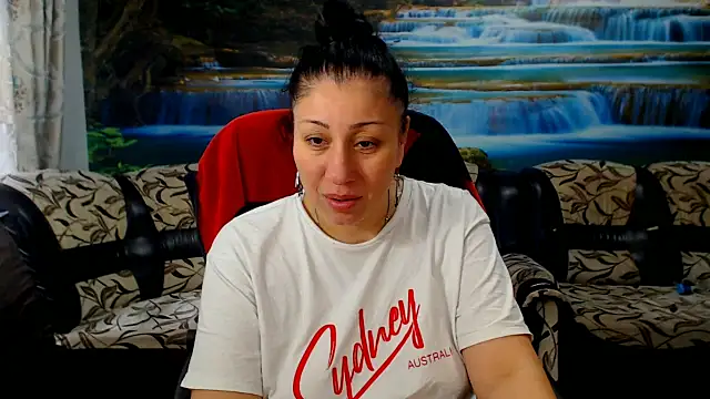 Snapshot of MoistMady chatting on 03.31.26 MoistMady online show from 03.31.26
