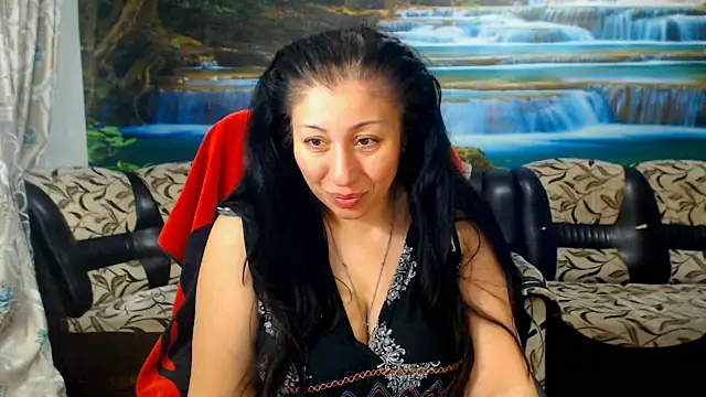 Snapshot of MoistMady chatting on 04.05.26 MoistMady online show from 04.05.26