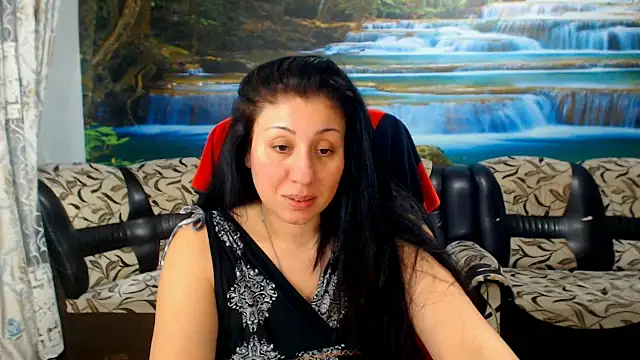 Snapshot of MoistMady chatting on 04.08.26 MoistMady online show from 04.08.26