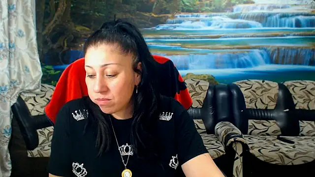 Snapshot of MoistMady chatting on 04.14.26 MoistMady online show from 04.14.26