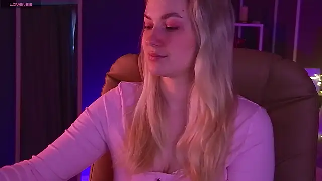 elinanortas online show from 03.15.25