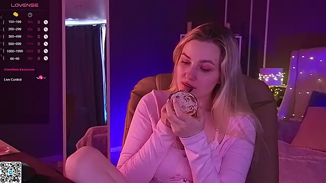 elinanortas online show from 03.15.25