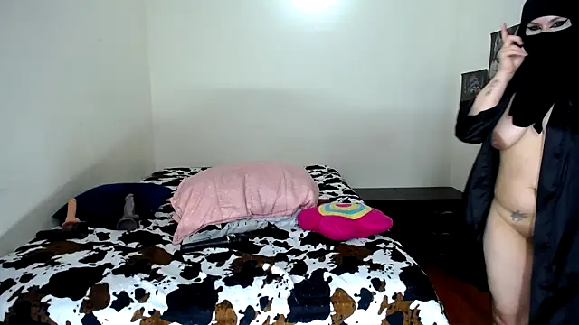 evelyn  salah online show from 03.18.25