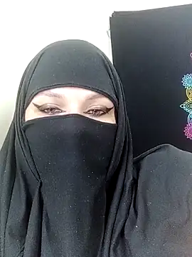 evelyn  salah online show from 10.22.25