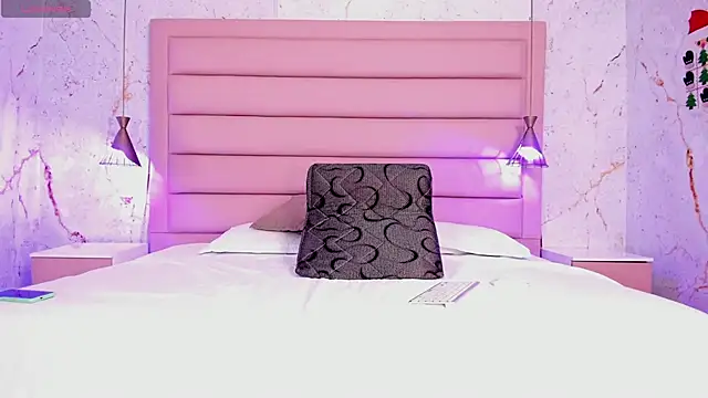 Snapshot of Scarleett_22 chatting on 01.21.25 Scarleett 22 online show from 01.21.25