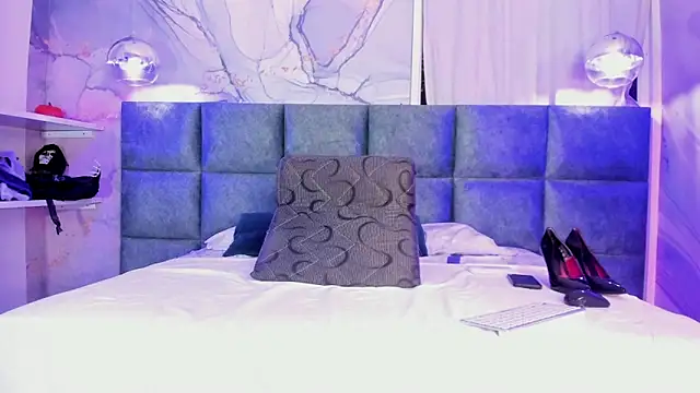 Snapshot of Scarleett_22 chatting on 11.05.25 Scarleett 22 online show from 11.05.25